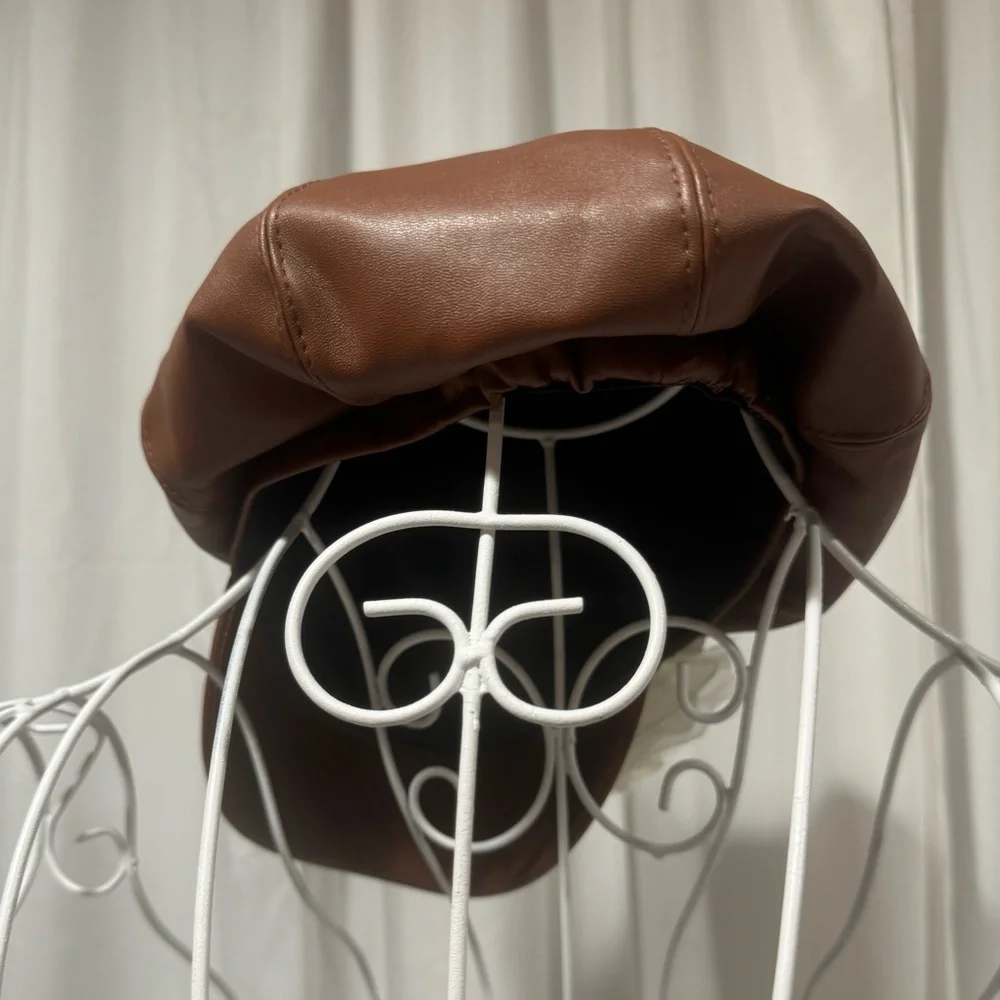 Girl’s faux leather newsboy cap